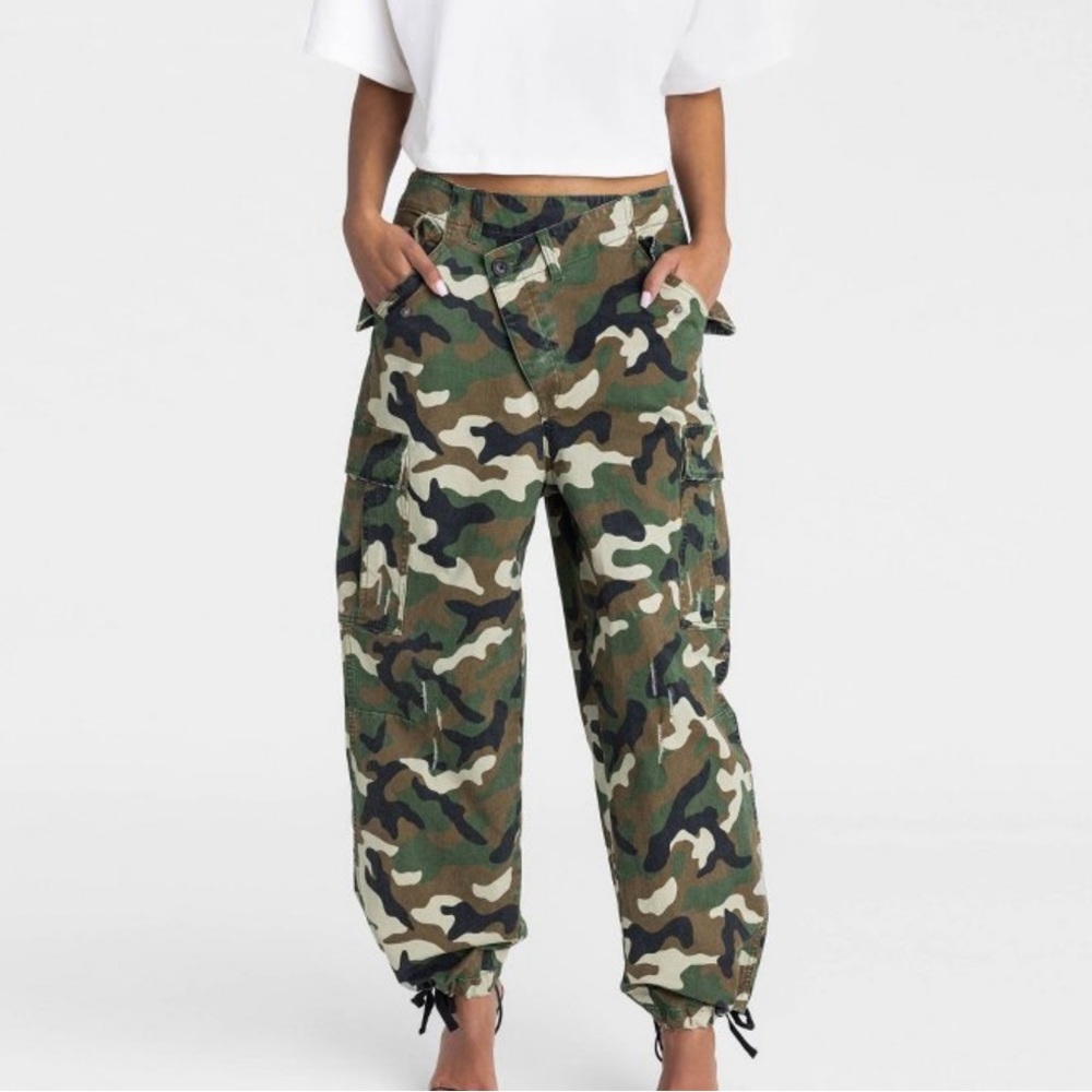 KBB by Kahlana Women's Mid-Rise Camo Cargo Jogger